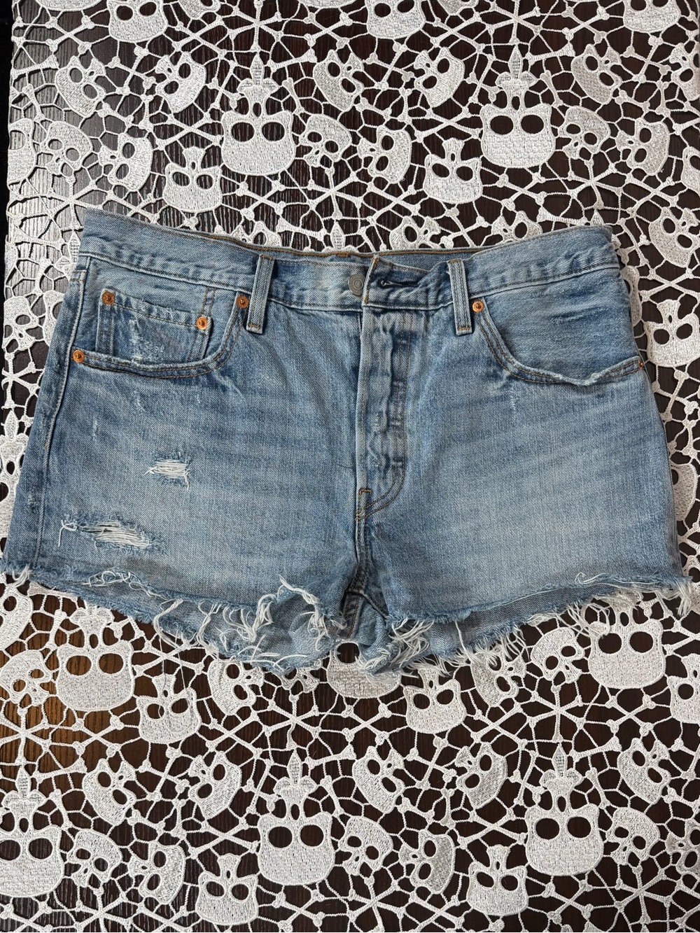 Levi’s 501 Classic Light Blue Distressed Denim Cut-Off Shorts Women’s Size 31